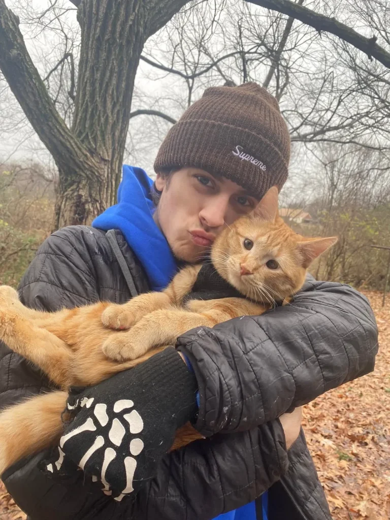 The Legend of the Shoulder Cat, King of Snow and Sofas